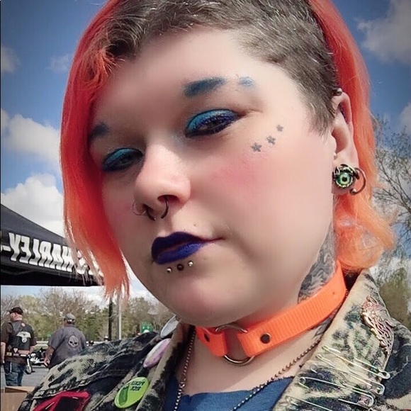 Meet your Posher, Tanaia - Picture 1 of 1